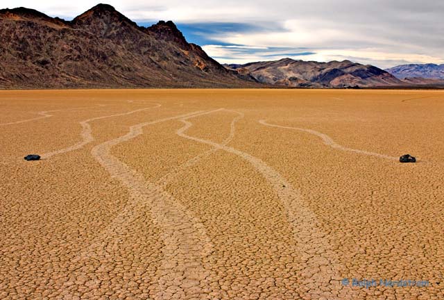 deathvalleyracetrack1.jpg